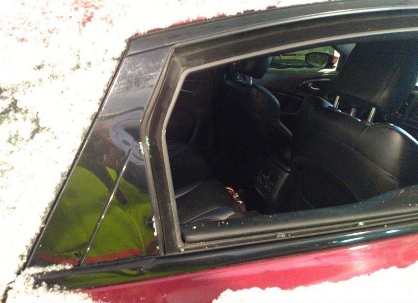 Photo 6 of 2015 Chrysler 200 S (VIN 1C3CCCDG0FN543569)