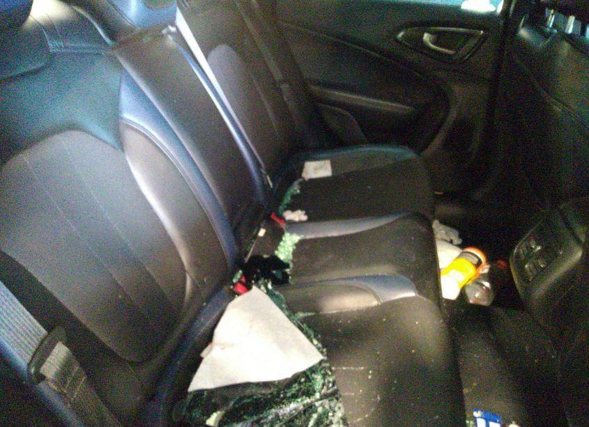 Photo 8 of 2015 Chrysler 200 S (VIN 1C3CCCDG0FN543569)