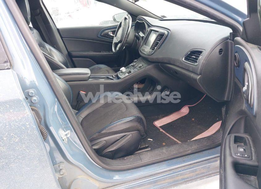 Photo 5 of 2015 Chrysler 200 S (VIN 1C3CCCDG0FN643302)