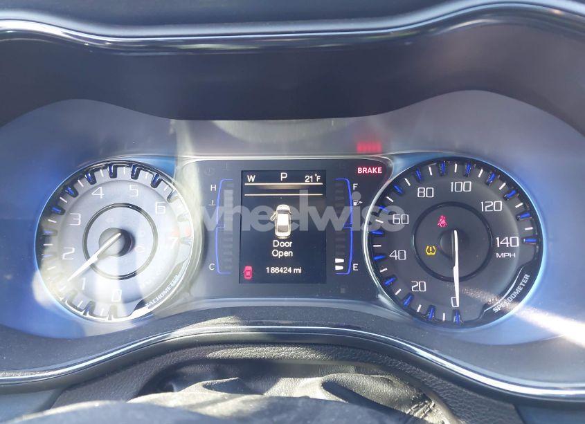 Photo 7 of 2015 Chrysler 200 S (VIN 1C3CCCDG1FN711686)