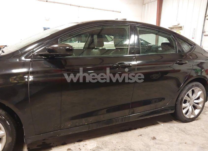 Photo 14 of 2015 Chrysler 200 S (VIN 1C3CCCDG2FN522657)