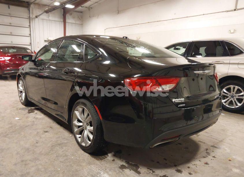 Photo 3 of 2015 Chrysler 200 S (VIN 1C3CCCDG2FN522657)