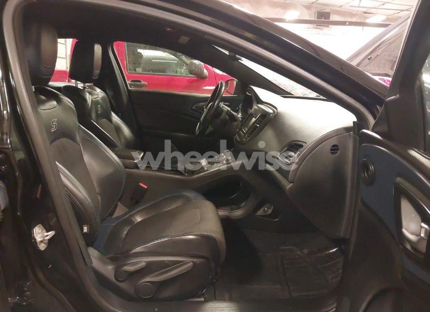 Photo 5 of 2015 Chrysler 200 S (VIN 1C3CCCDG2FN522657)