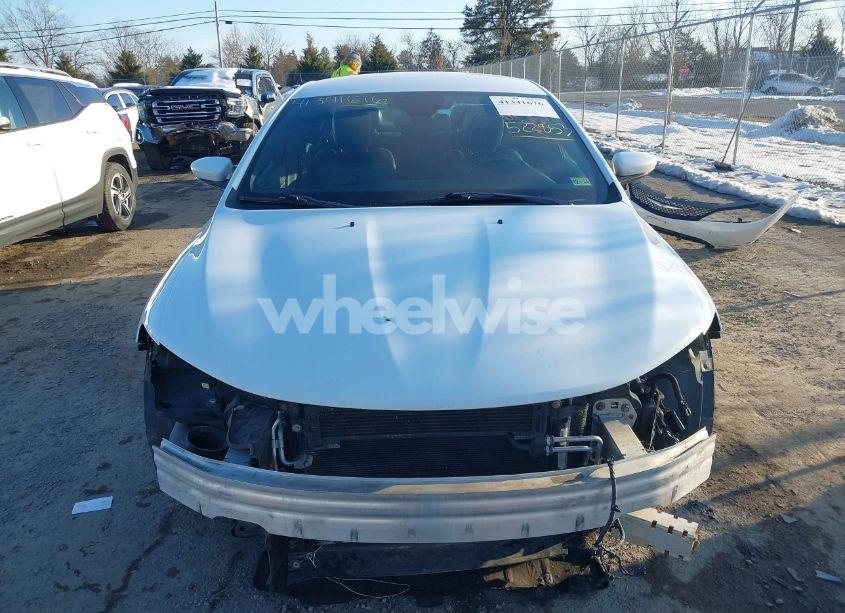 Photo 13 of 2015 Chrysler 200 S (VIN 1C3CCCDG2FN522853)