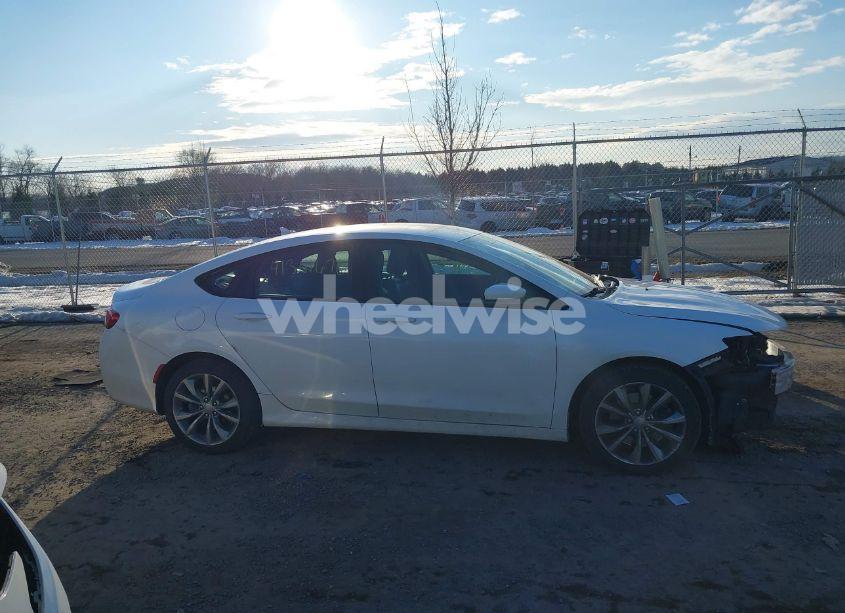 Photo 14 of 2015 Chrysler 200 S (VIN 1C3CCCDG2FN522853)