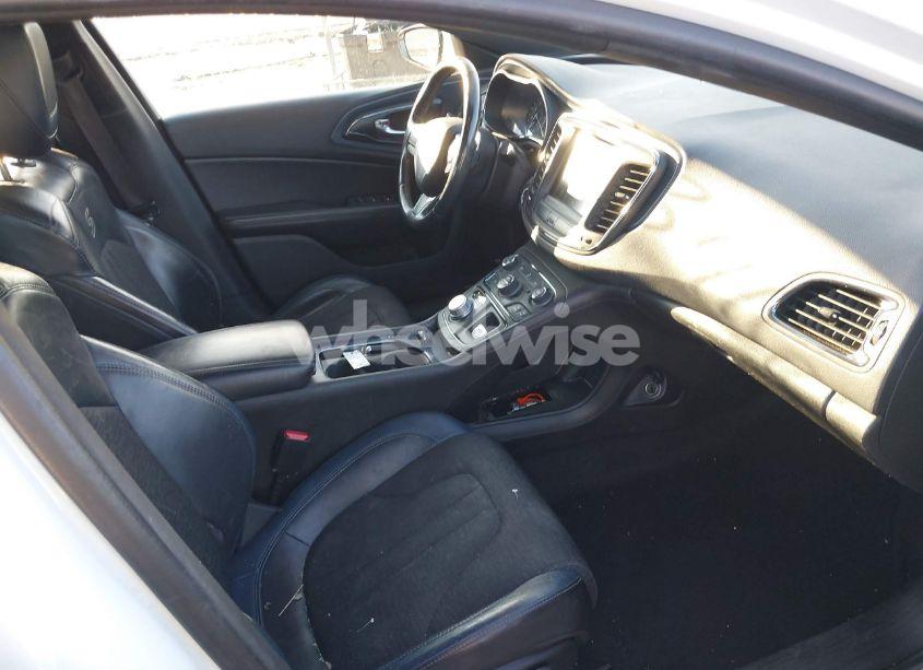 Photo 5 of 2015 Chrysler 200 S (VIN 1C3CCCDG2FN522853)