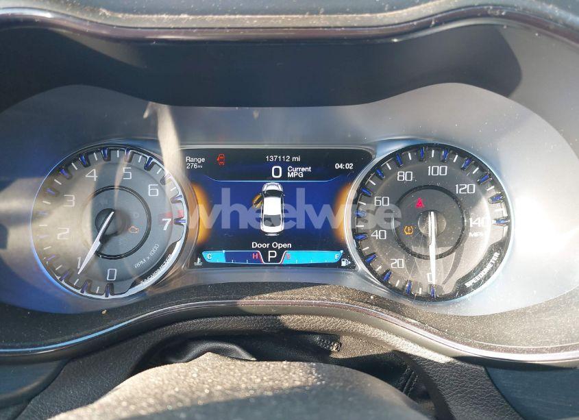 Photo 7 of 2015 Chrysler 200 S (VIN 1C3CCCDG2FN522853)