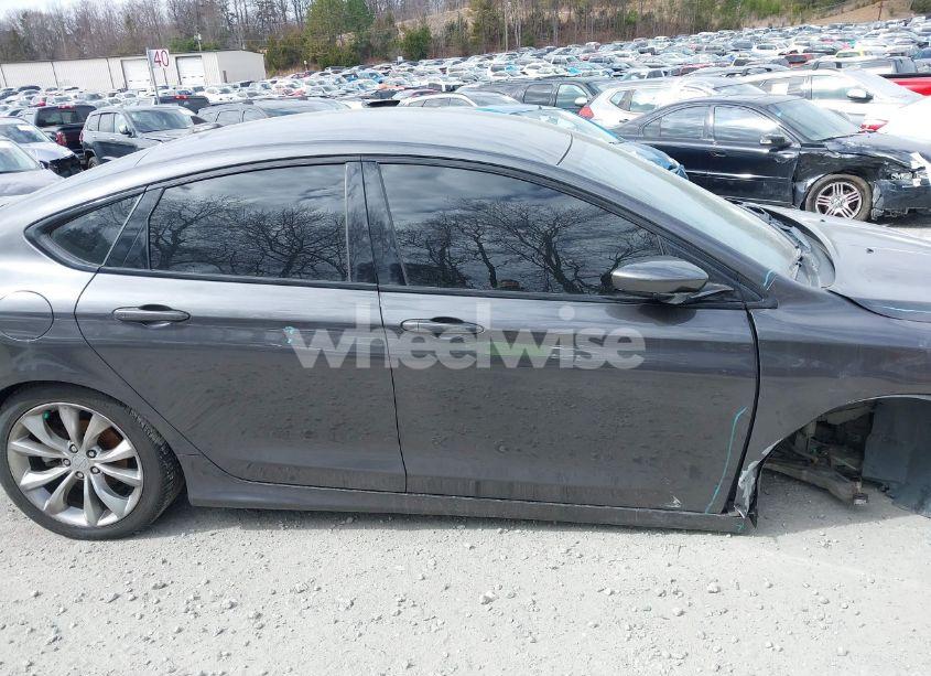 Photo 13 of 2015 Chrysler 200 S (VIN 1C3CCCDG2FN683669)