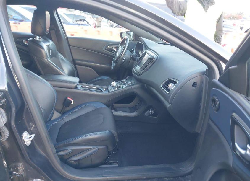 Photo 5 of 2016 Chrysler 200 S (VIN 1C3CCCDG2GN185196)