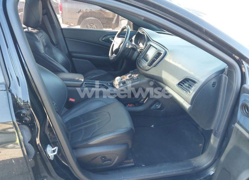 Photo 5 of 2015 Chrysler 200 S (VIN 1C3CCCDG3FN632150)