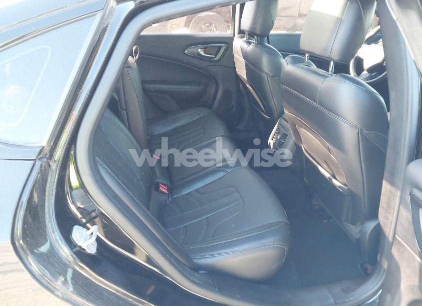 Photo 8 of 2015 Chrysler 200 S (VIN 1C3CCCDG3FN632150)