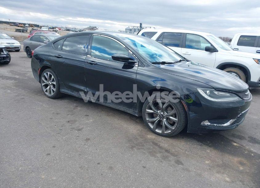 2015 Chrysler 200 S (VIN 1C3CCCDG4FN648860) main photo
