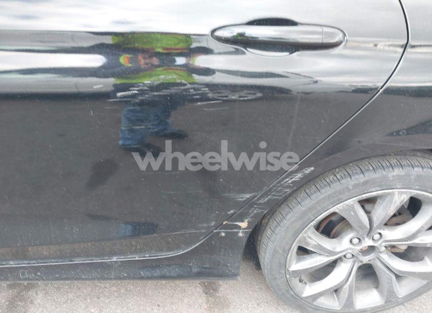 Photo 18 of 2015 Chrysler 200 S (VIN 1C3CCCDG4FN648860)