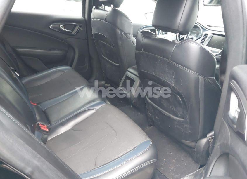 Photo 8 of 2015 Chrysler 200 S (VIN 1C3CCCDG4FN648860)