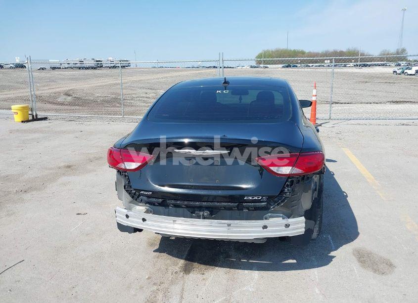 Photo 17 of 2015 Chrysler 200 S (VIN 1C3CCCDG6FN632157)