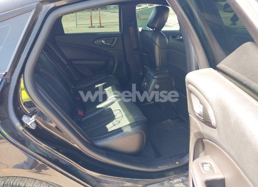 Photo 8 of 2015 Chrysler 200 S (VIN 1C3CCCDG6FN632157)