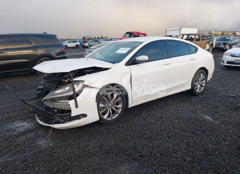 Photo 2 of 2016 Chrysler 200 S (VIN 1C3CCCDG6GN130668)