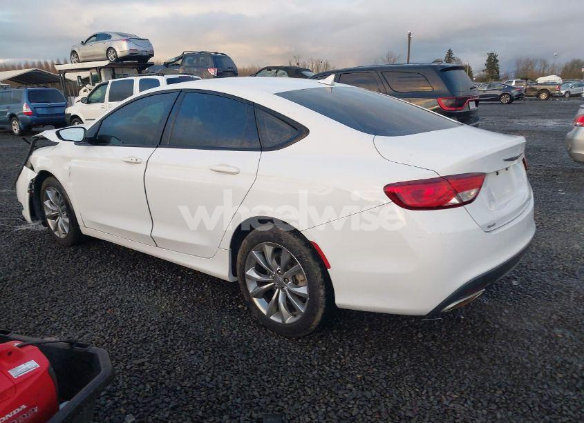Photo 3 of 2016 Chrysler 200 S (VIN 1C3CCCDG6GN130668)