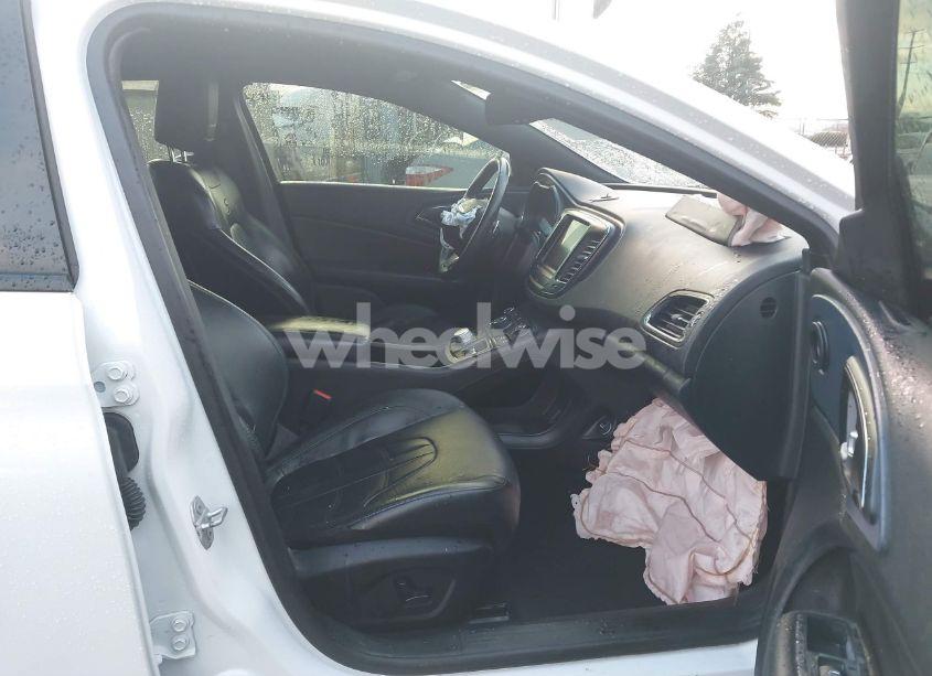 Photo 5 of 2016 Chrysler 200 S (VIN 1C3CCCDG6GN130668)