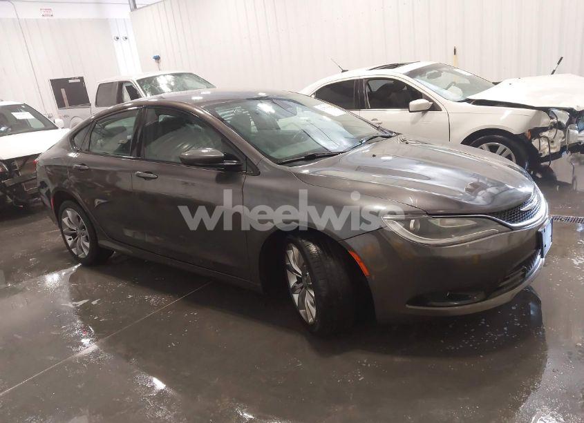2015 Chrysler 200 S (VIN 1C3CCCDG7FN718111) main photo
