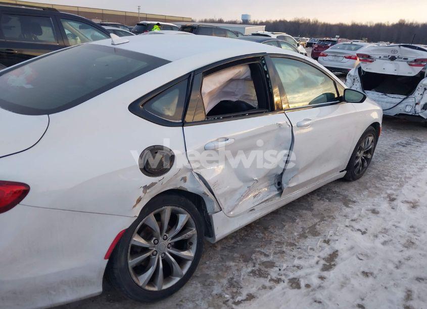 Photo 6 of 2015 Chrysler 200 S (VIN 1C3CCCDG8FN615635)