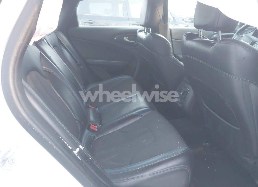 Photo 8 of 2015 Chrysler 200 S (VIN 1C3CCCDG8FN615635)