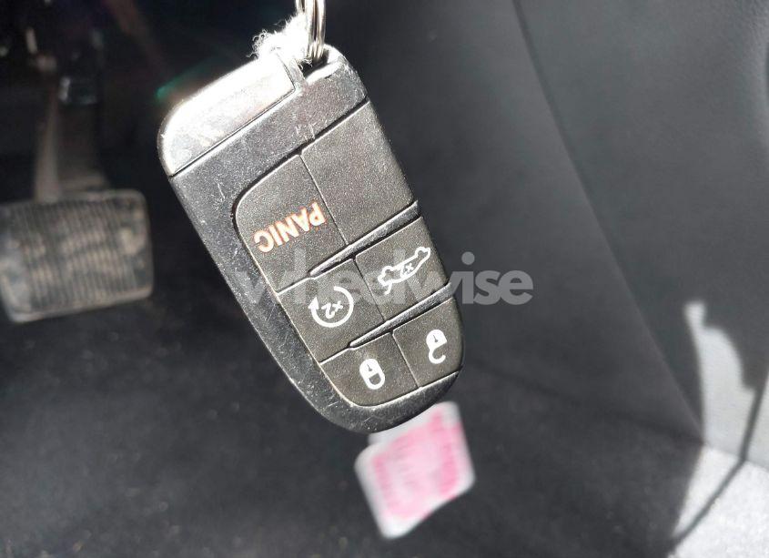 Photo 11 of 2015 Chrysler 200 S (VIN 1C3CCCDG8FN664902)