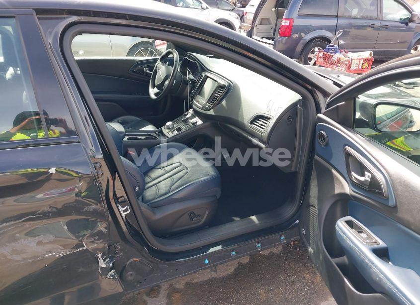 Photo 5 of 2015 Chrysler 200 S (VIN 1C3CCCDG8FN664902)