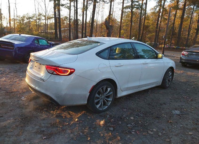 Photo 4 of 2015 Chrysler 200 S (VIN 1C3CCCDG9FN522865)