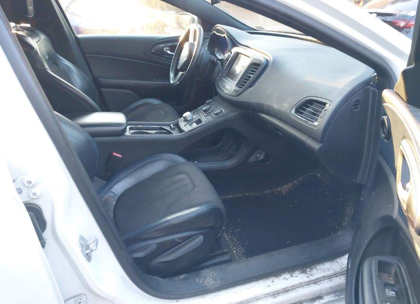 Photo 5 of 2015 Chrysler 200 S (VIN 1C3CCCDG9FN522865)