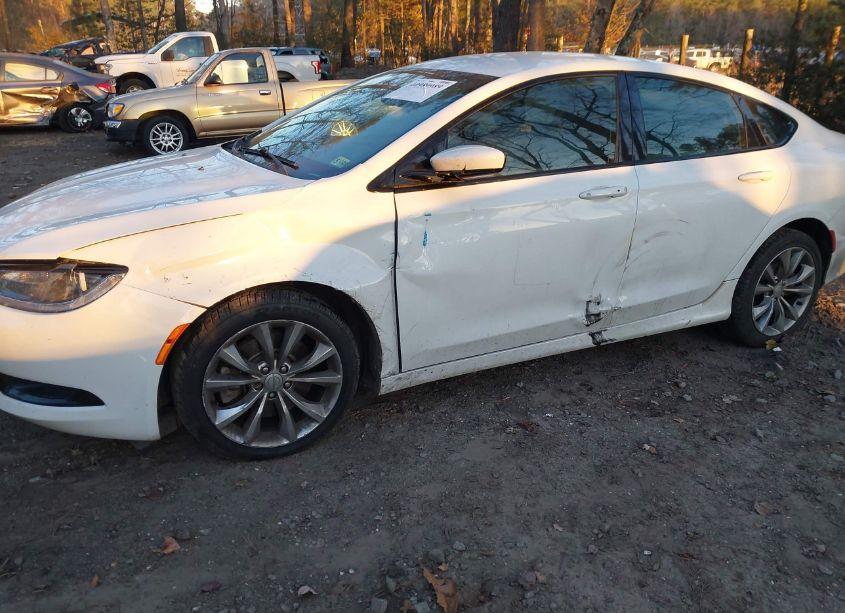 Photo 6 of 2015 Chrysler 200 S (VIN 1C3CCCDG9FN522865)