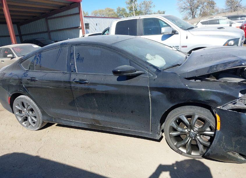 Photo 13 of 2015 Chrysler 200 S (VIN 1C3CCCDG9FN589191)