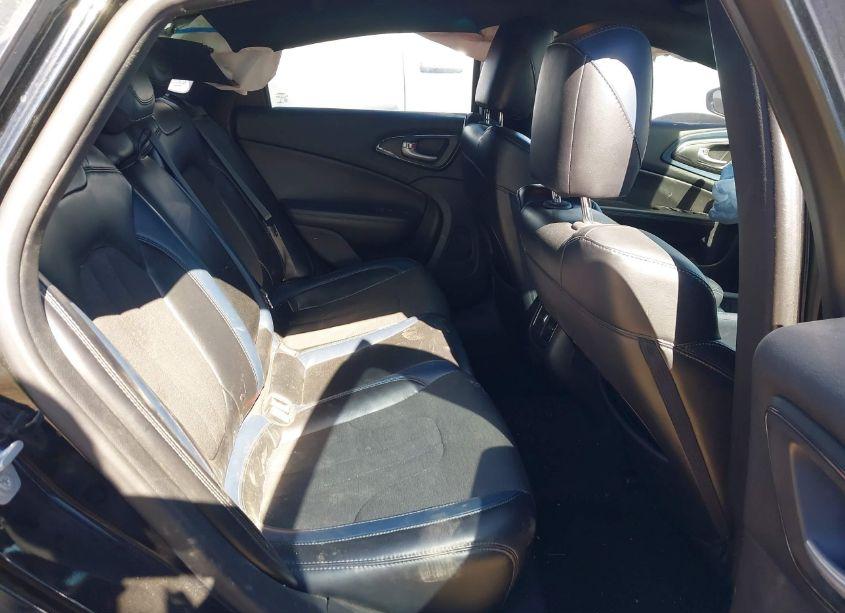 Photo 8 of 2015 Chrysler 200 S (VIN 1C3CCCDG9FN589191)