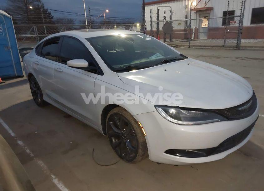 Photo 13 of 2015 Chrysler 200 S (VIN 1C3CCCDG9FN668683)