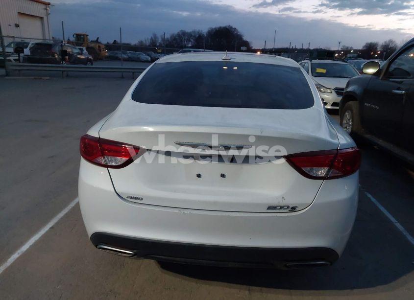 Photo 16 of 2015 Chrysler 200 S (VIN 1C3CCCDG9FN668683)