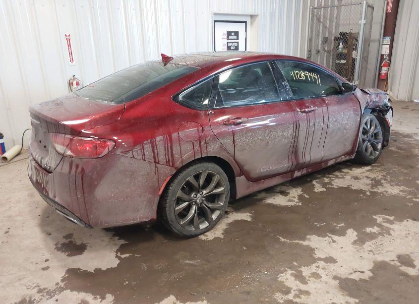 Photo 4 of 2015 Chrysler 200 S (VIN 1C3CCCDG9FN727635)