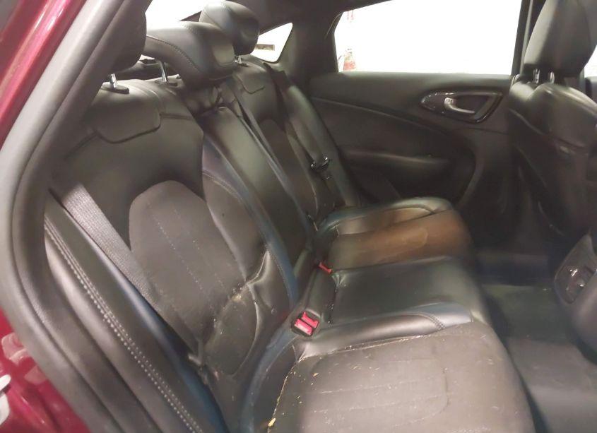 Photo 8 of 2015 Chrysler 200 S (VIN 1C3CCCDG9FN727635)