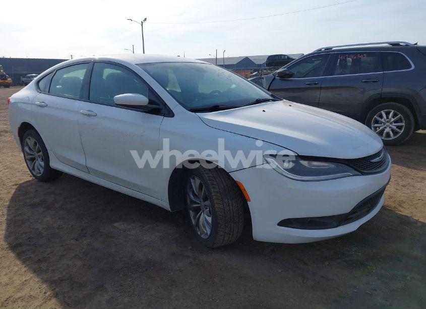 2016 Chrysler 200 S (VIN 1C3CCCDG9GN105554) main photo