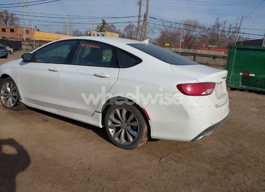 Photo 3 of 2016 Chrysler 200 S (VIN 1C3CCCDG9GN105554)