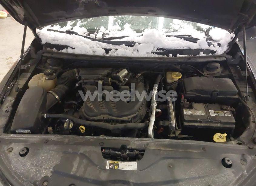 Photo 10 of 2015 Chrysler 200 S (VIN 1C3CCCDGXFN718149)