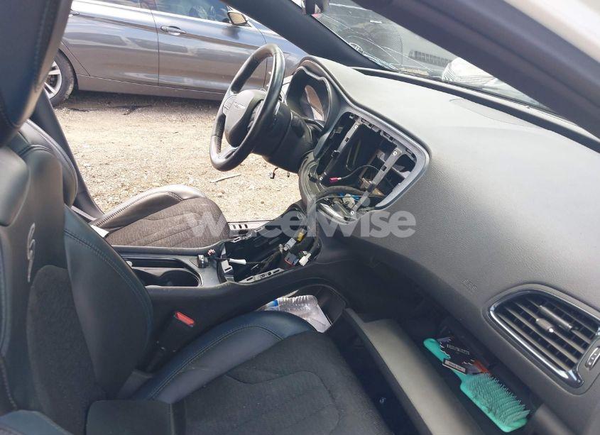 Photo 5 of 2016 Chrysler 200 S (VIN 1C3CCCDGXGN139647)