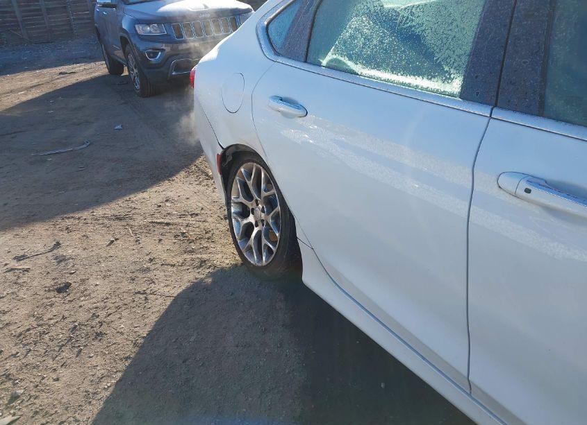 Photo 6 of 2015 Chrysler 200 C (VIN 1C3CCCEG0FN523594)