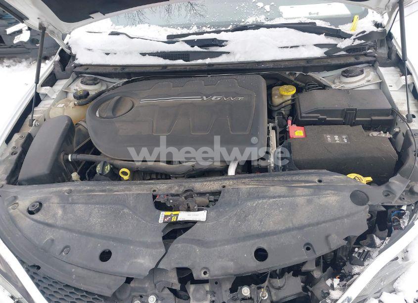 Photo 10 of 2015 Chrysler 200 C (VIN 1C3CCCEG0FN540878)