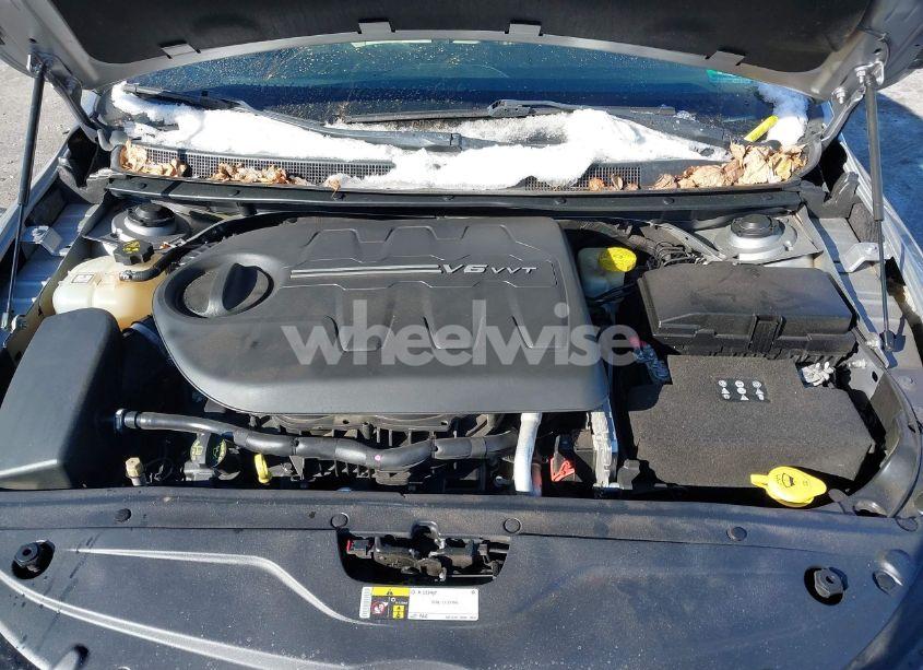 Photo 10 of 2015 Chrysler 200 C (VIN 1C3CCCEG0FN542873)