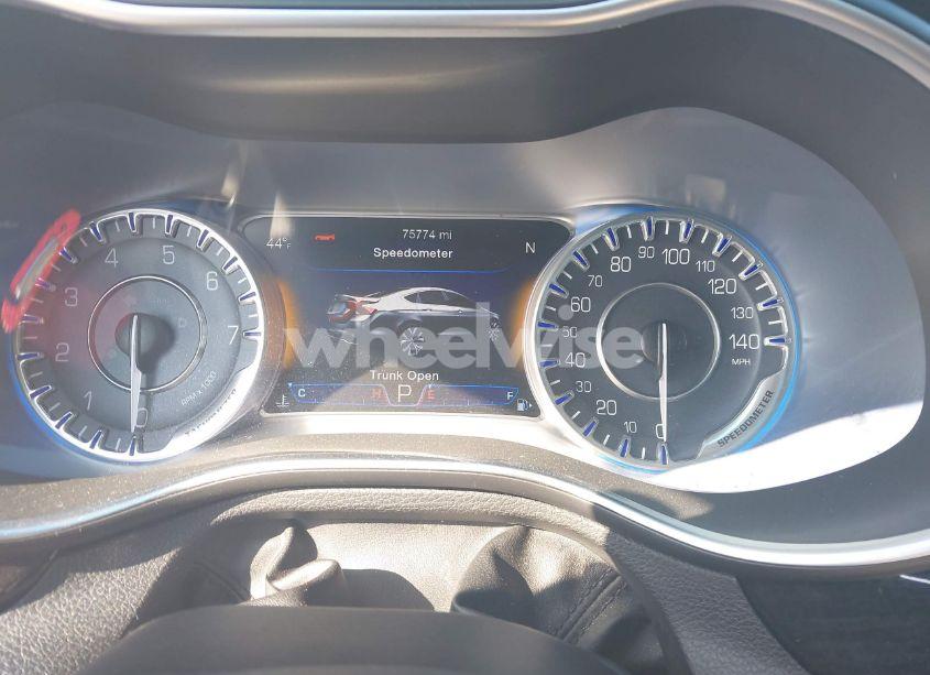 Photo 7 of 2015 Chrysler 200 C (VIN 1C3CCCEG0FN553629)