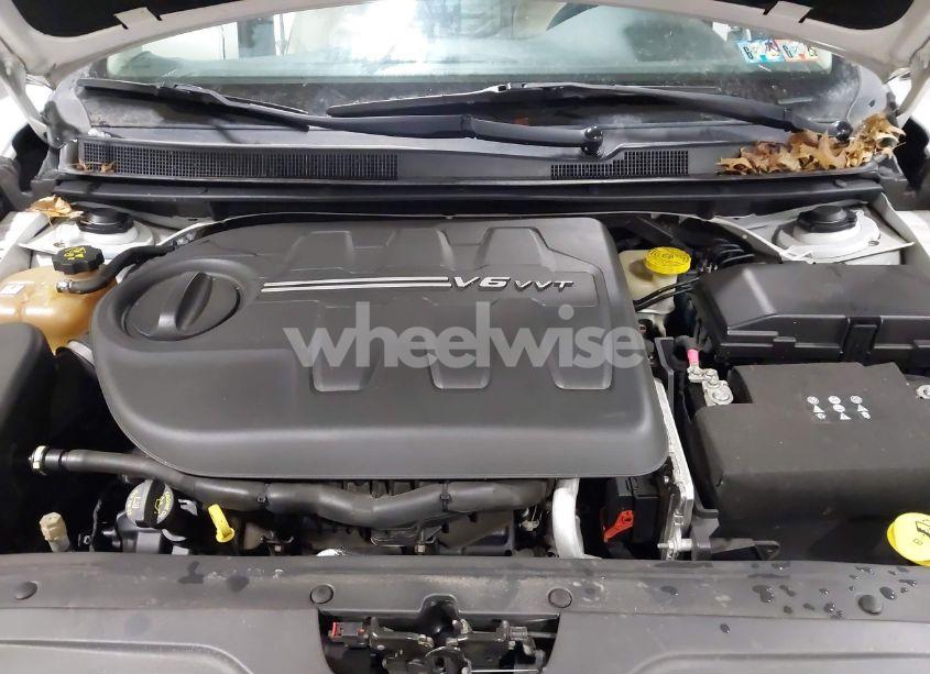 Photo 10 of 2015 Chrysler 200 C (VIN 1C3CCCEG2FN615774)