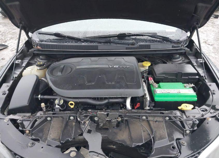 Photo 10 of 2015 Chrysler 200 C (VIN 1C3CCCEG3FN511228)