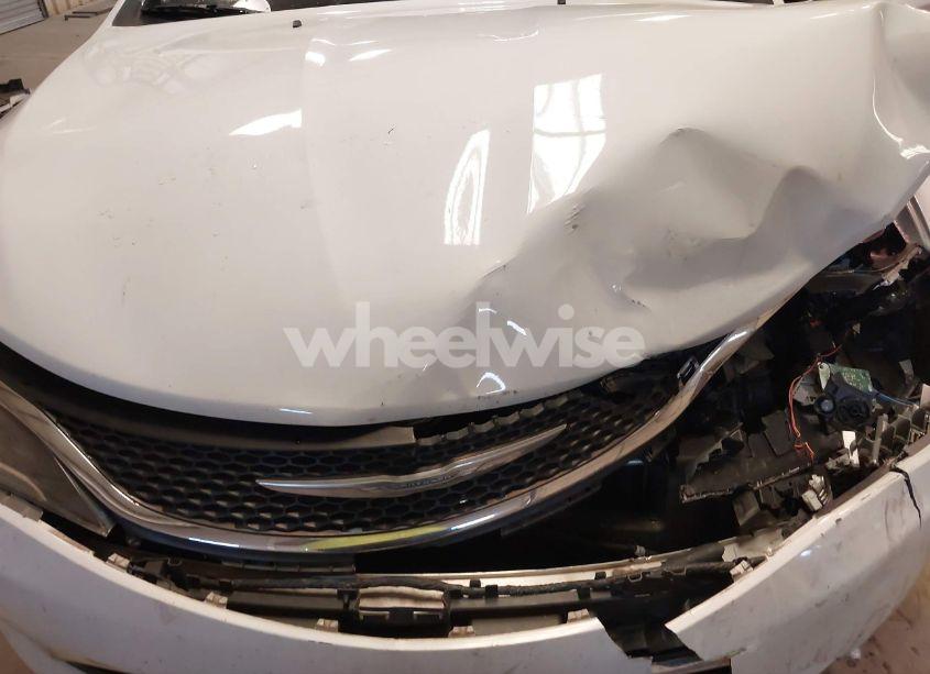 Photo 10 of 2015 Chrysler 200 C (VIN 1C3CCCEG3FN583286)