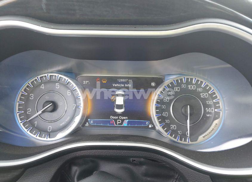 Photo 7 of 2015 Chrysler 200 C (VIN 1C3CCCEG7FN542854)