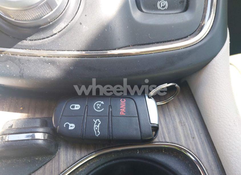 Photo 11 of 2015 Chrysler 200 C (VIN 1C3CCCEG8FN598172)